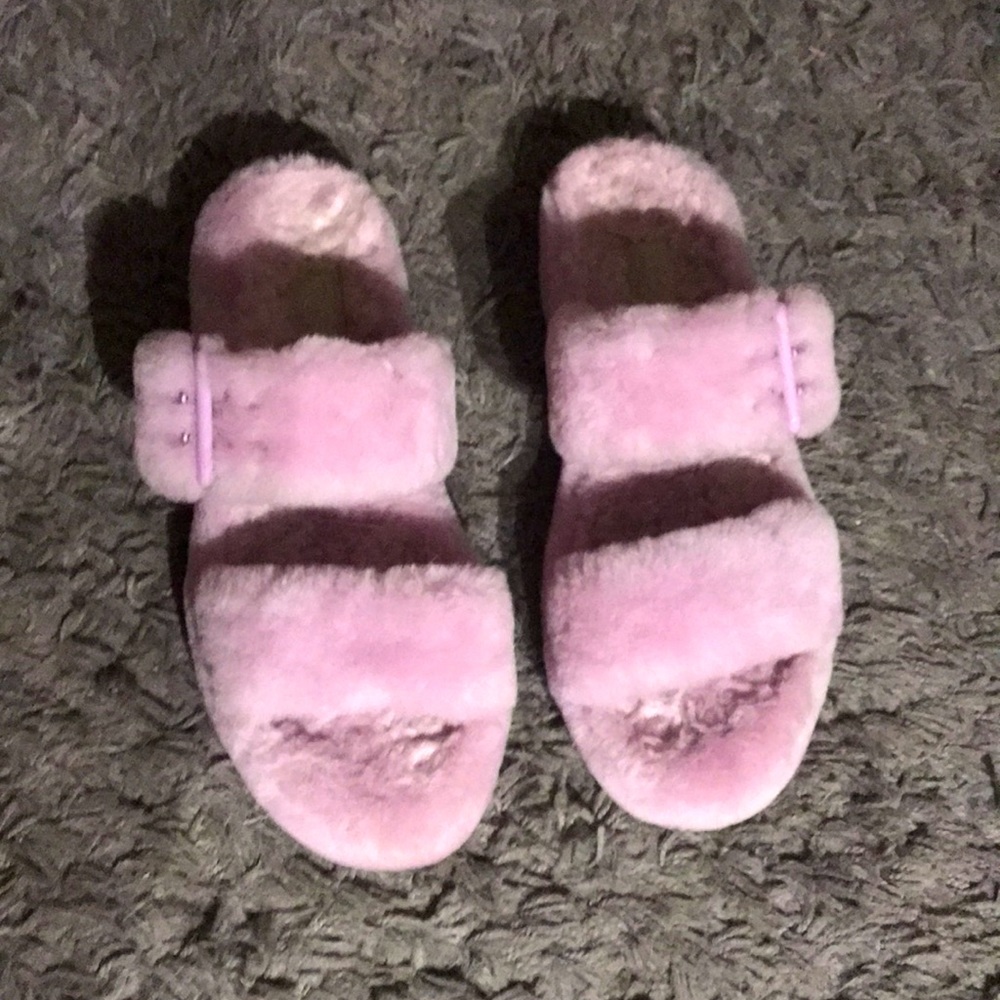 Ugg fluffy slides